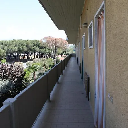 La Ca' Al Mare Carrara